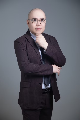 王鲁 AI新媒体创新教练