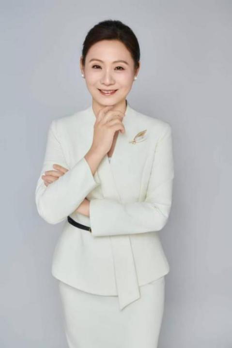 陈泓播 资深服务商务礼仪实战专家